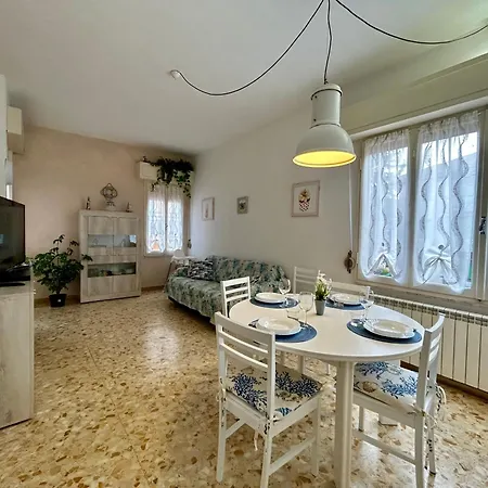 アパート Casa Sofi - A Due Passi Dal Mare - Posto Auto Privato ディアーノ・マリーナ