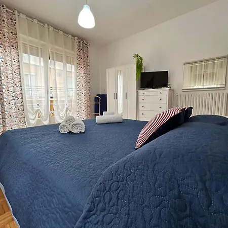 Diano Marina: Luminoso Quadrilocale 4 Passi Dal Mare E Ai Servizi. Posto Auto Riservato. Apartamento *